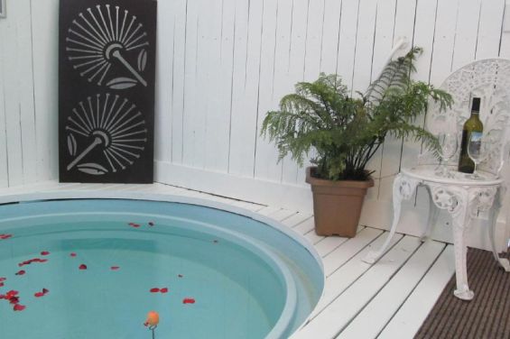 Studio Unit with Spa - spa pool